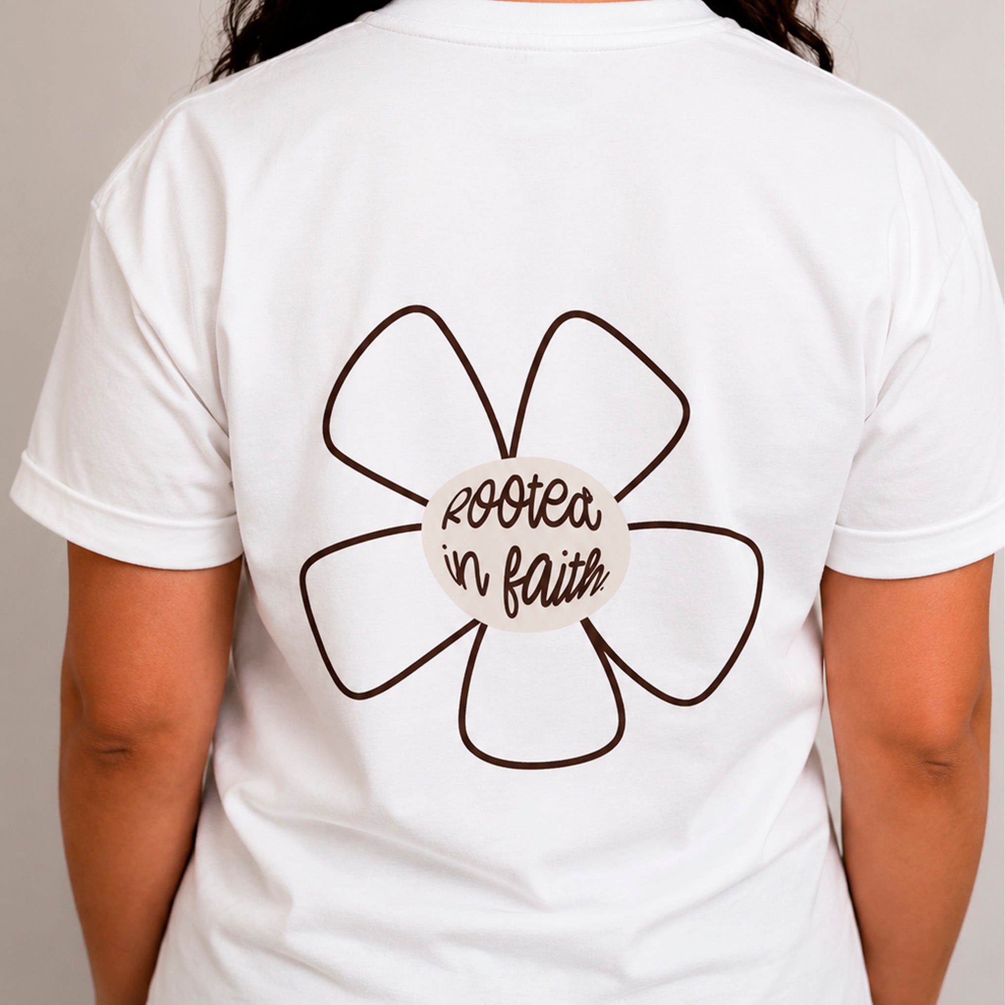 T-Shirt Regular Mujer | She Is Clothed
