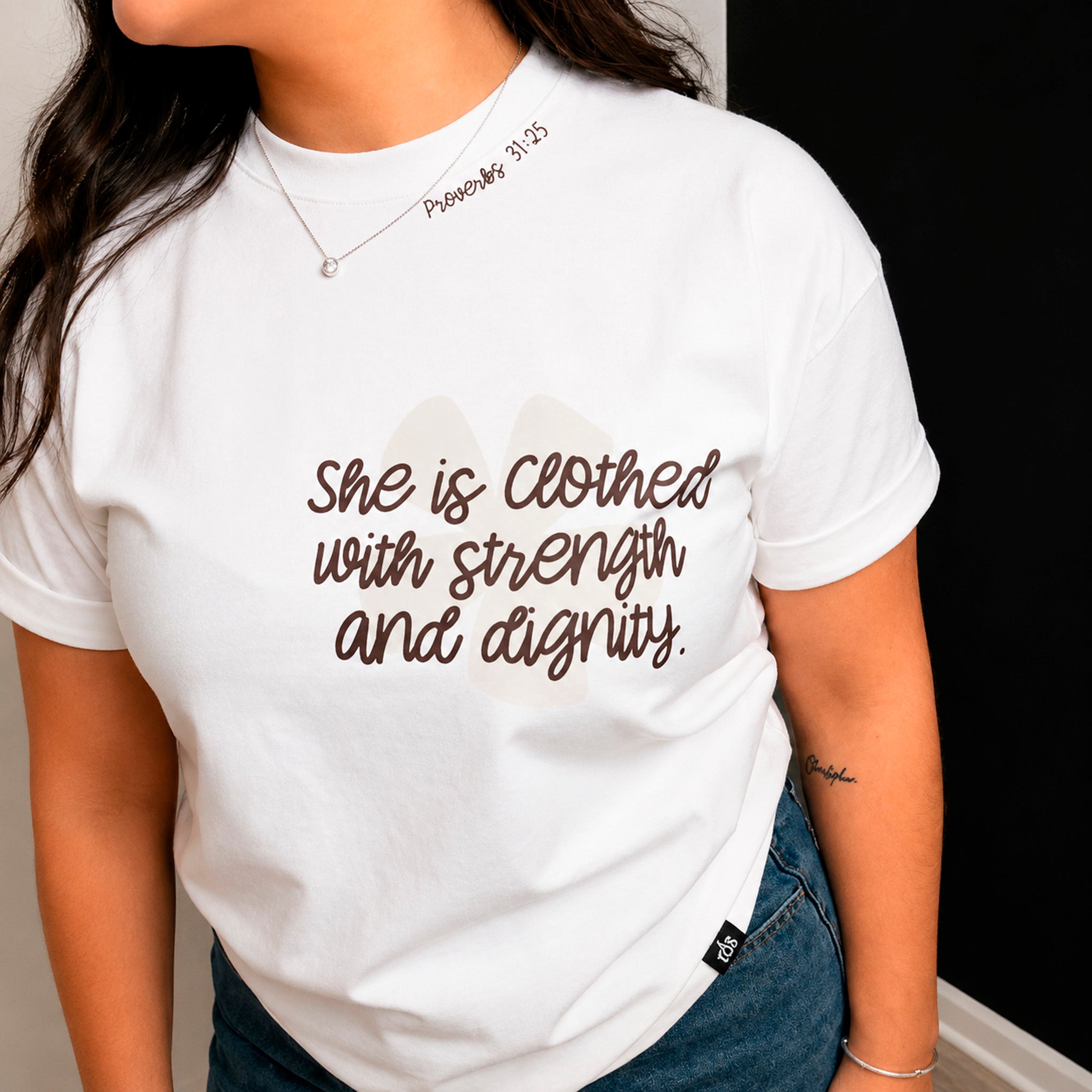 T-Shirt Regular Mujer | She Is Clothed